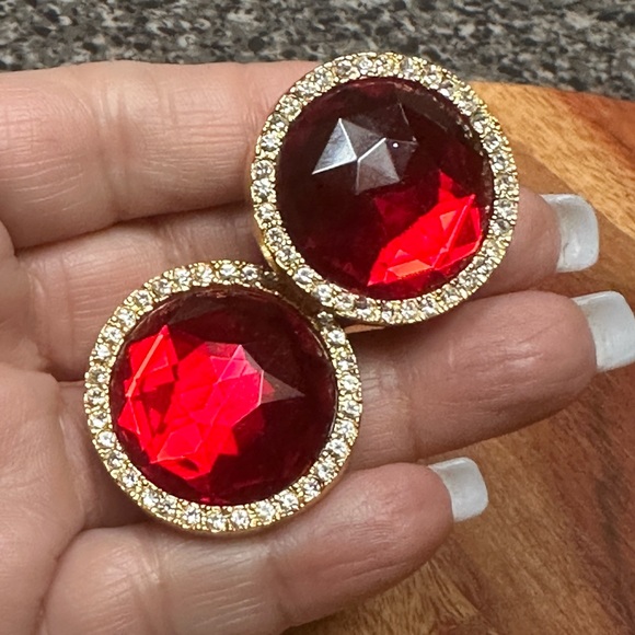 Les Bernard red clip earrings - Picture 2 of 4